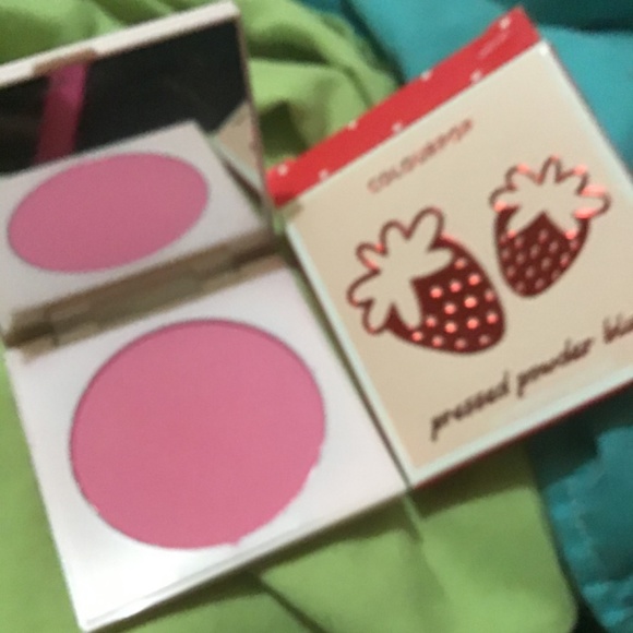 Colourpop strawberry blush in shortcake, limited - Picture 3 of 8